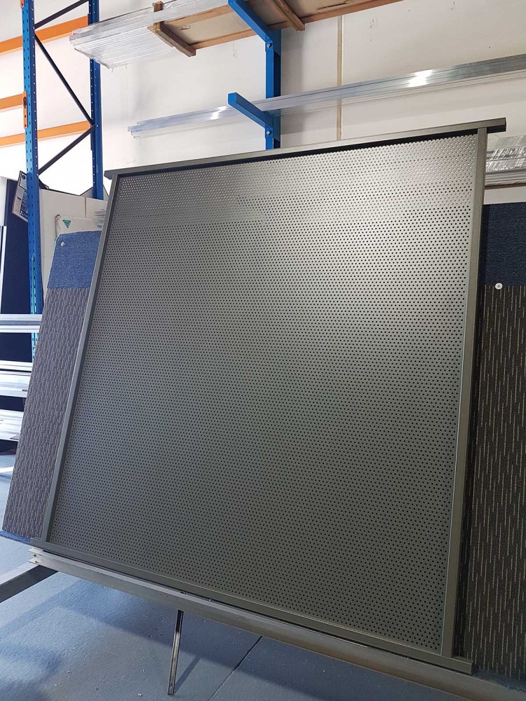 Pool-Perf- Gallery_best pool_fencing_on_the_market-PRIVACY-PURE-PERF-5MM-04